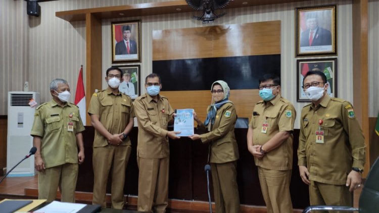 Penandatangan Berita Acara  Kesepakatan Pengaturan Ruang Perairan Pesisir