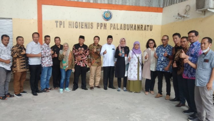 DKP Provinsi Banten mendampingi Kunker Komisi II DPRD Provinsi Banten ke TPI Higienis Pelabuhan Perikanan Nusantara Palabuhanratu