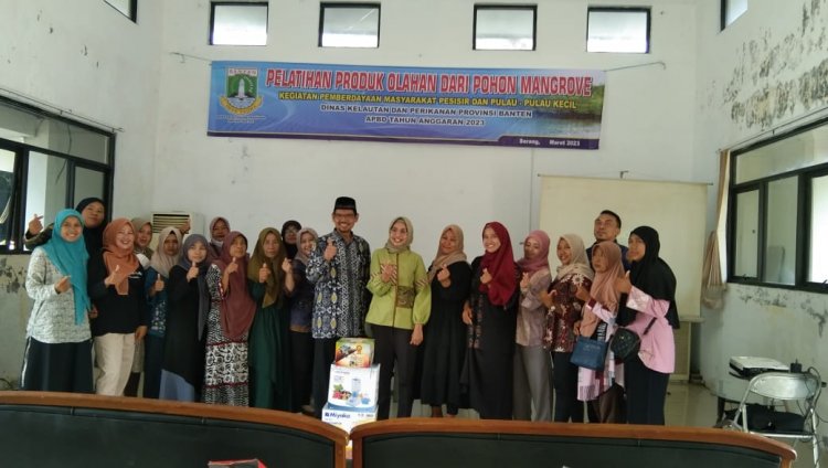 Pemberdayaan Masyarakat Pesisir melalui Pelatihan Olahan Mangrove