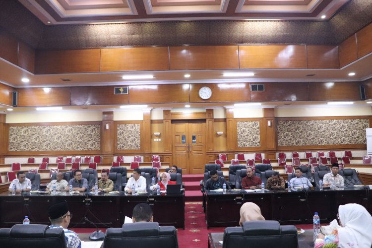 Pembahasan Rancangan Peraturan Daerah Kabupaten Serang tentang Perlindungan dan Pemberdayaaan Petani, Nelayan Kecil, Pembudidaya Ikan dan Petambak Garam di DPRD Kabupaten Serang