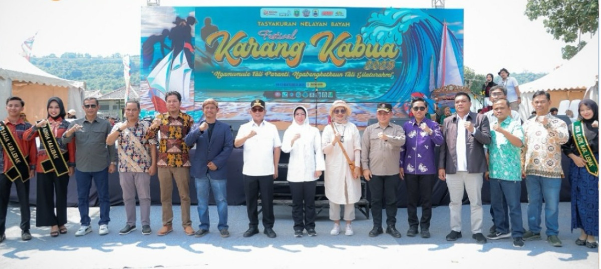 Festival Karang Kabua 2025 Resmi Dibuka, Gubernur Andra Soni Ajak Warga Jaga Warisan Pesisir